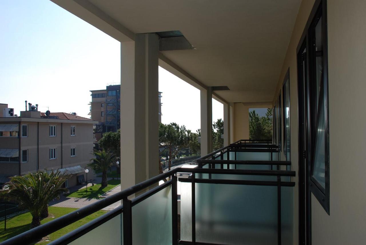 Hotel Caesar Residence & Spa Lido di Camaiore Luaran gambar