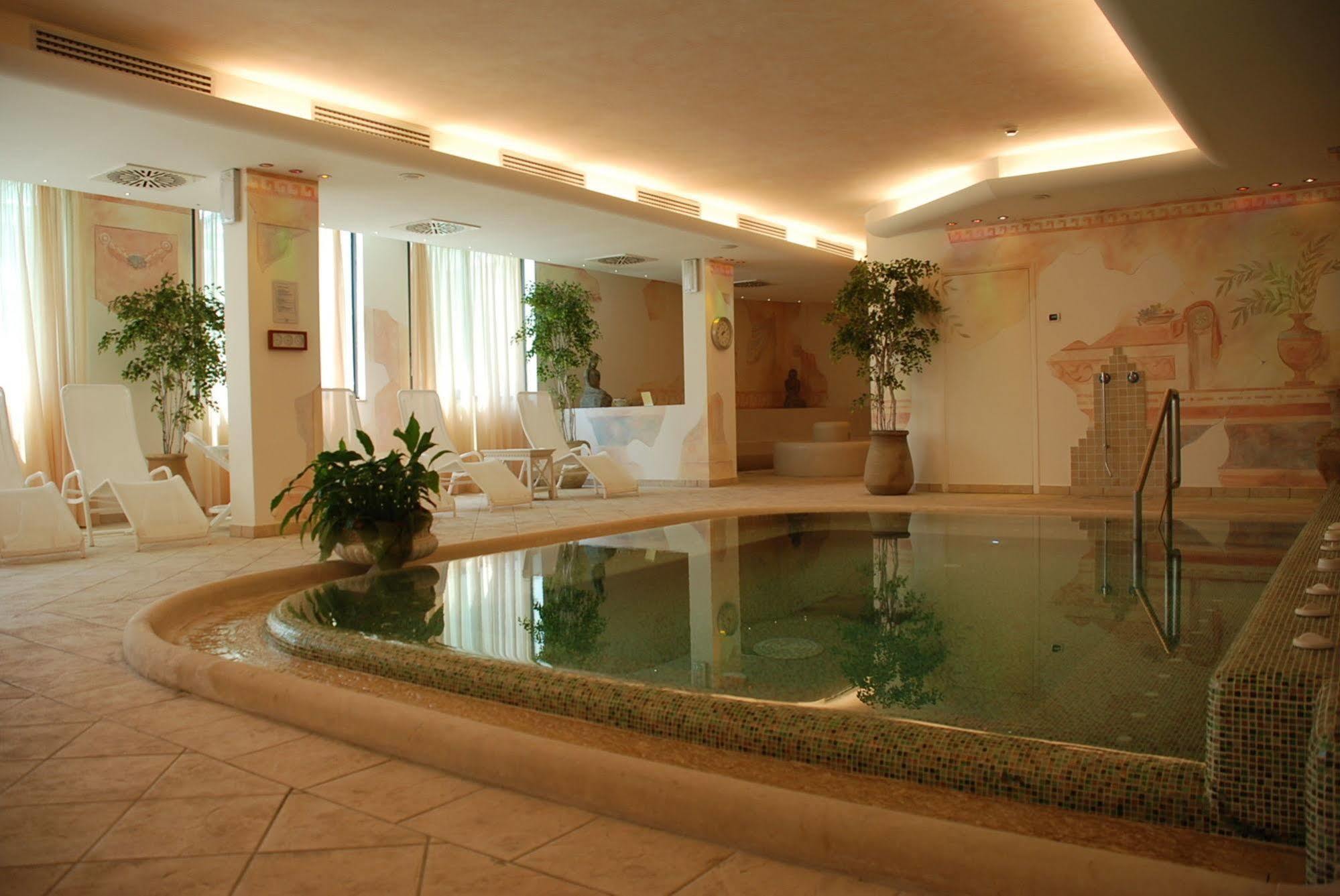 Hotel Caesar Residence & Spa Lido di Camaiore Luaran gambar