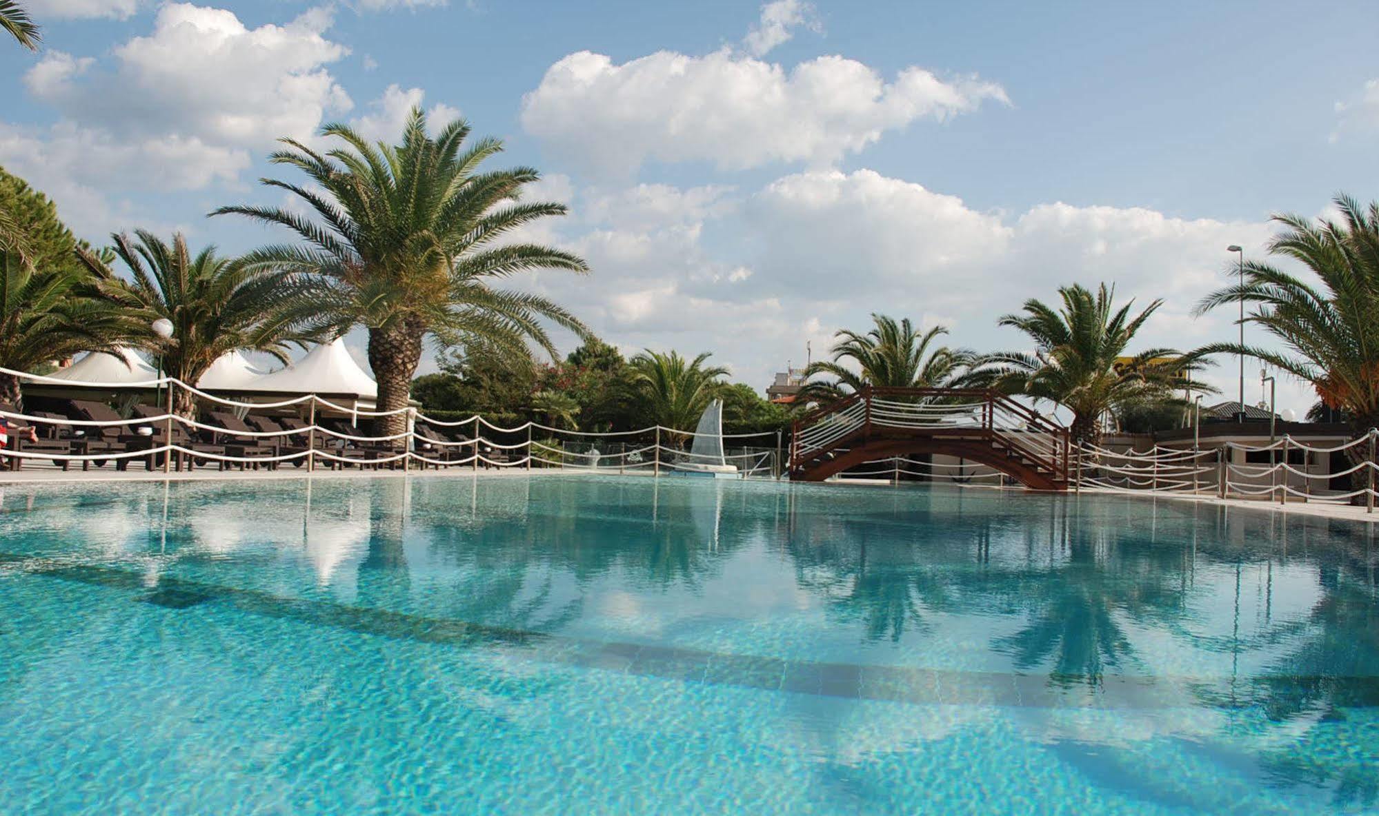 Hotel Caesar Residence & Spa Lido di Camaiore Luaran gambar