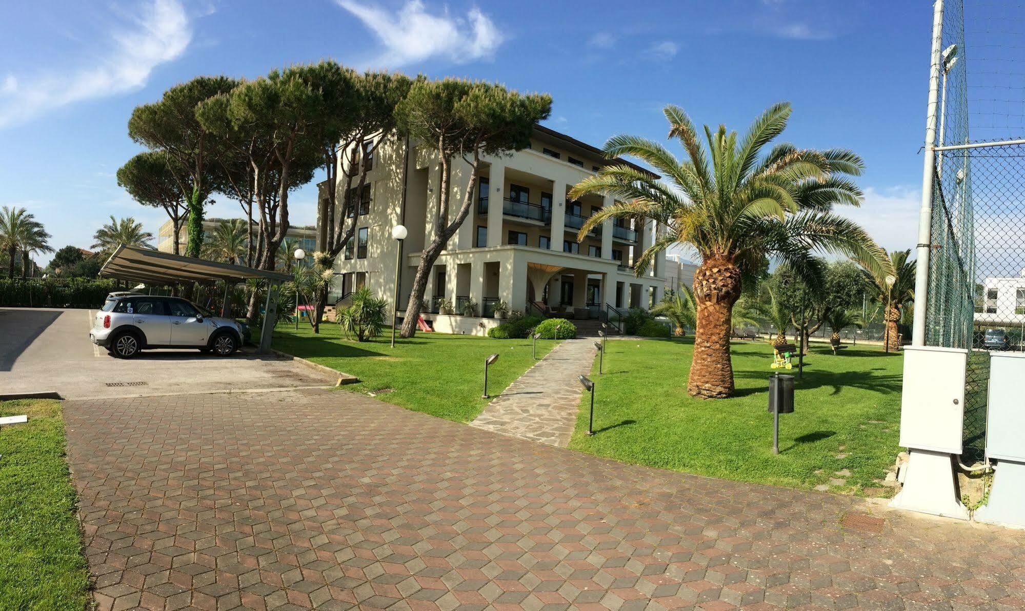 Hotel Caesar Residence & Spa Lido di Camaiore Luaran gambar