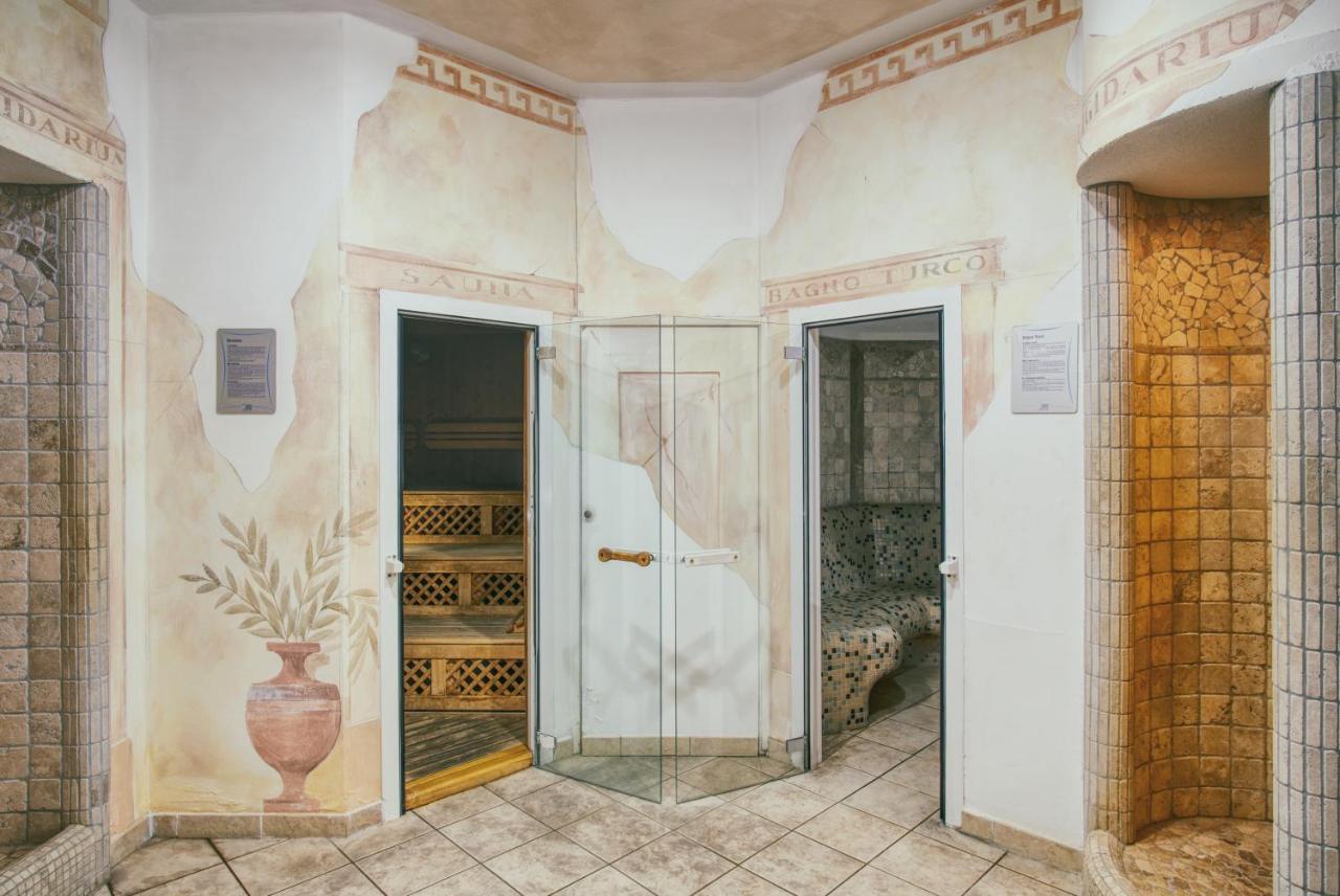 Hotel Caesar Residence & Spa Lido di Camaiore Luaran gambar